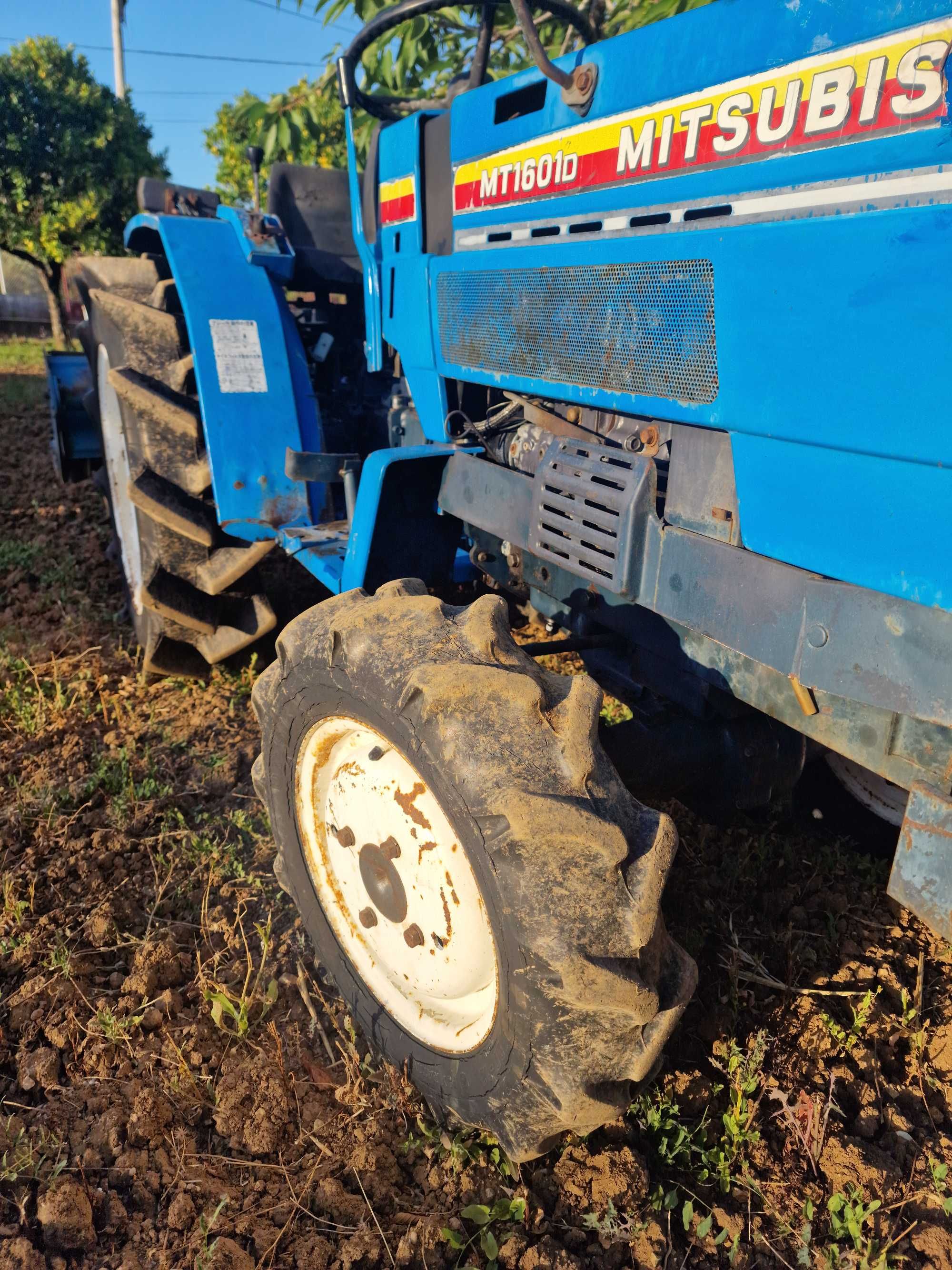 Trator Mitsubishi 4x4 MT 1601 D