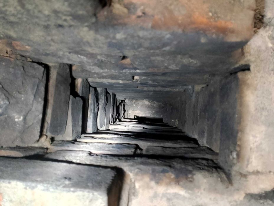 Послуги сажотруса, чистка димоходів (димарів), печей, камінів