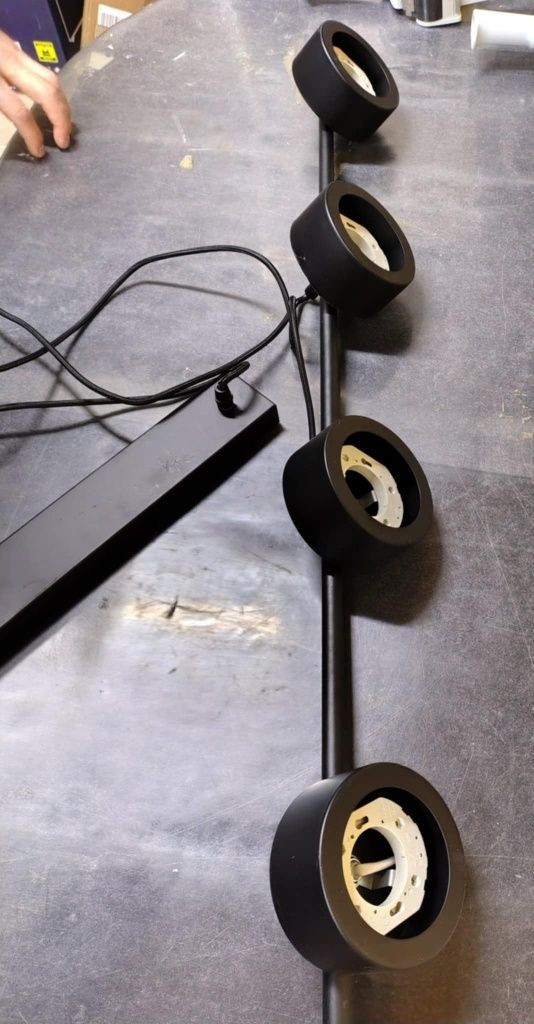 Schiele Lampa wisząca do jadalni

Lampa jest uszkodzona. Uszkodzenia p