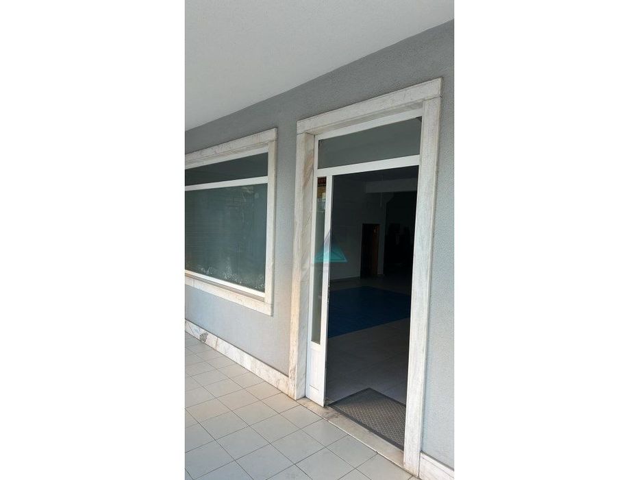 Espaço comercial com 101,36 m² Amadora situado no centro da Amadora