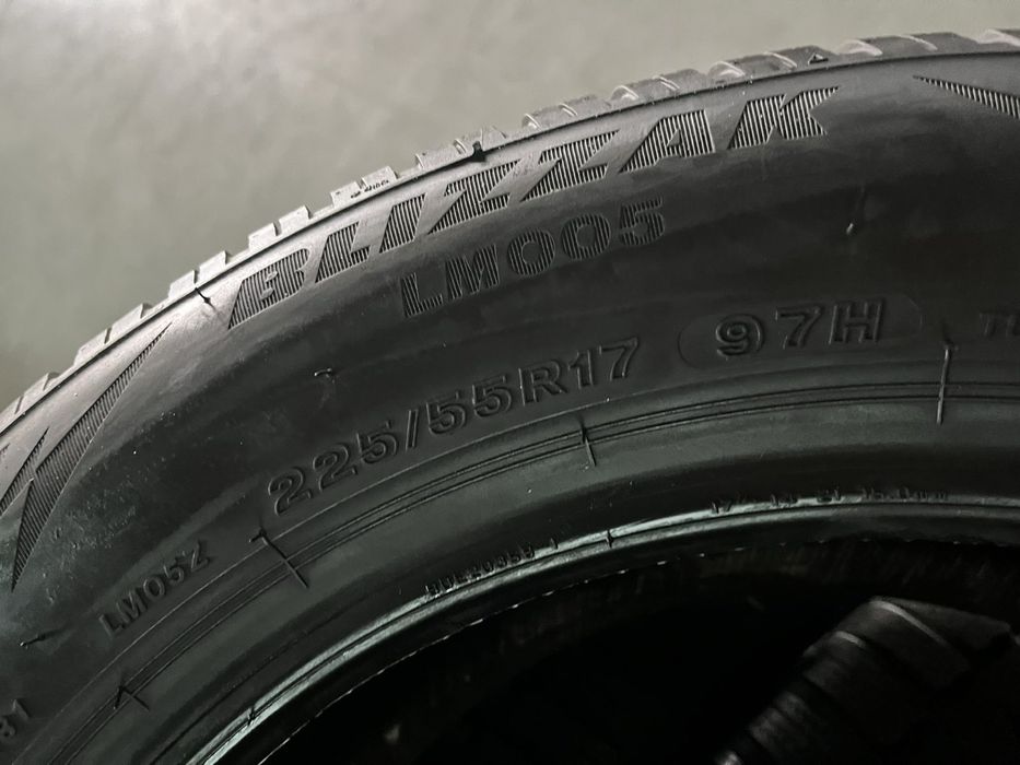 225/55/17 R17 Bridgestone Blizzak LM005 4шт нові зима