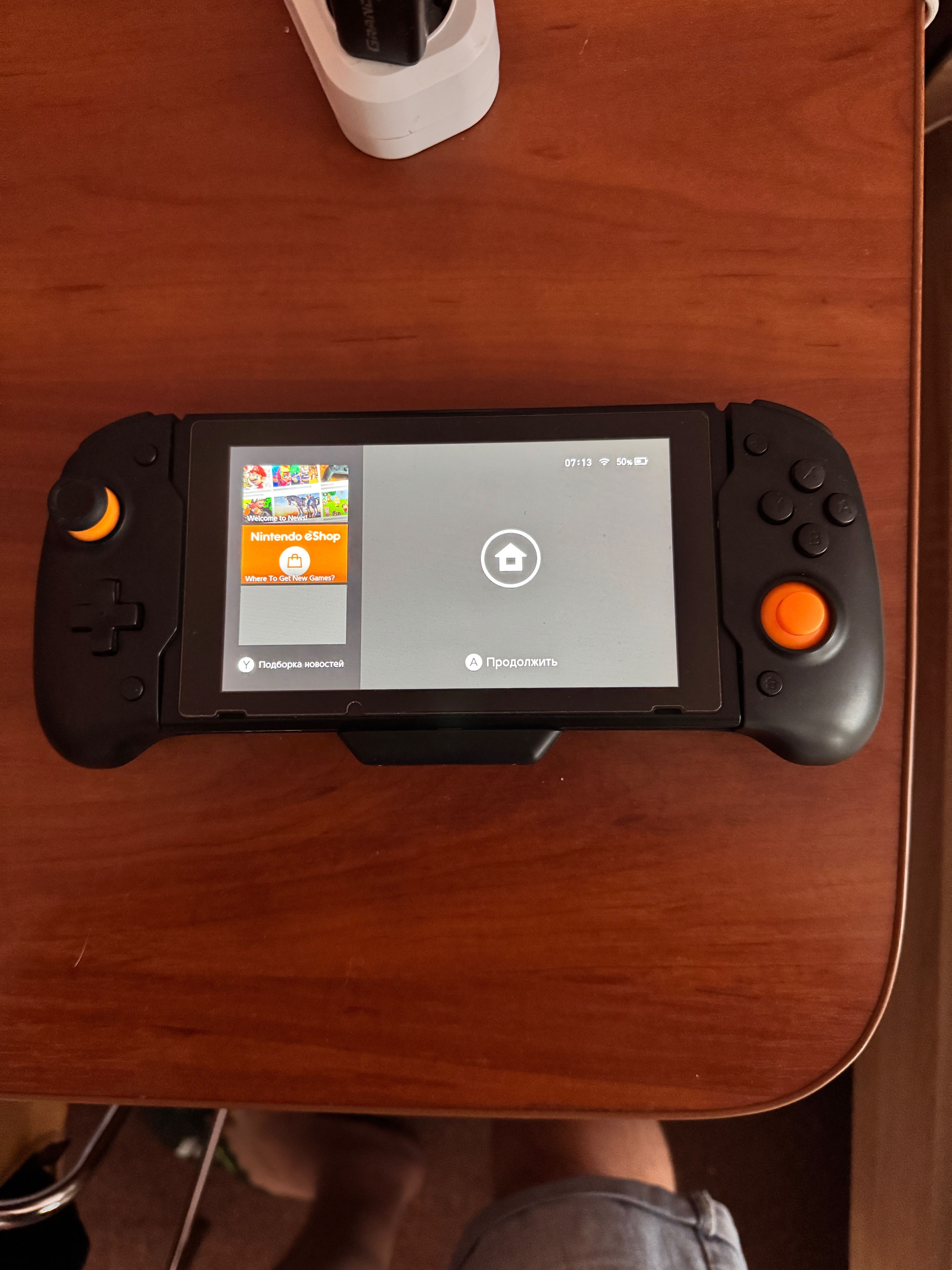 Продам игровую приставку nintendo switch на кефире