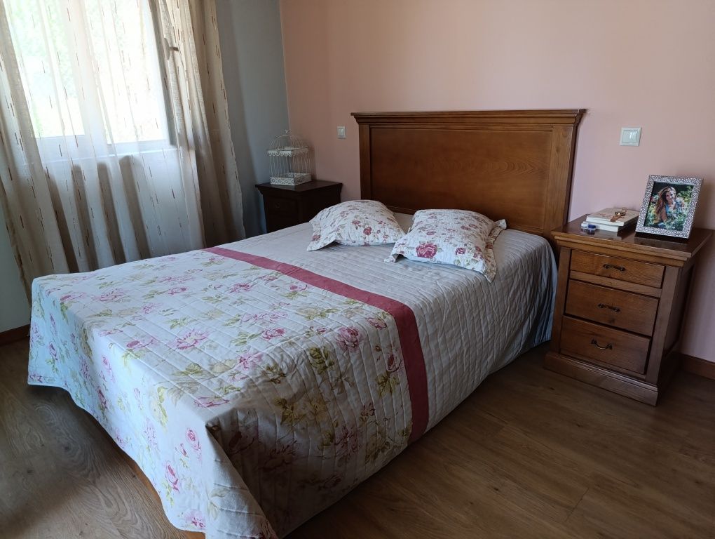 Mobília de quarto madeira maciça