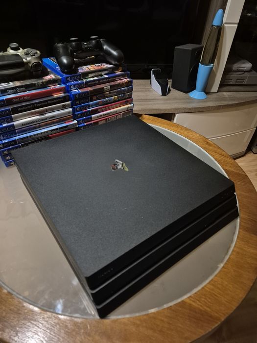 PlayStation 4 Pro Ps4 1tb. Stan idealny. Pad, gry