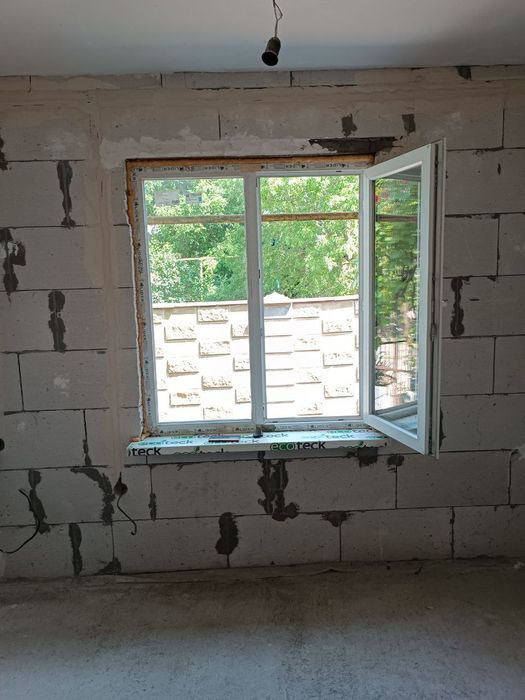 Продам 2-кімнатну квартиру на землі (вул. Кам'яномостівська)