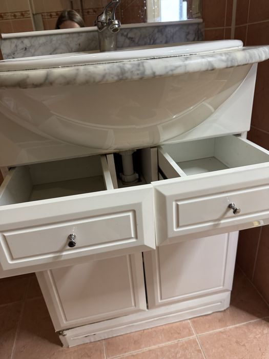 Тумба з раковиною, дзеркалом з підсвіткою