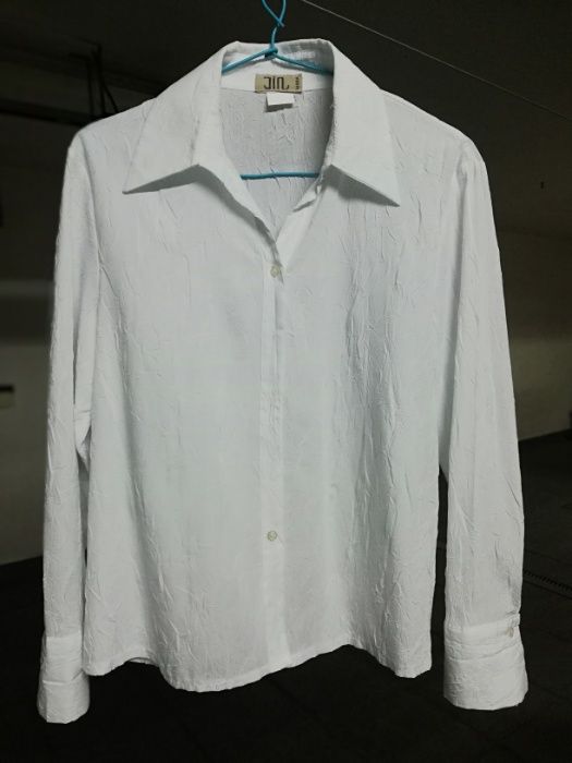 Blusa branca de senhora