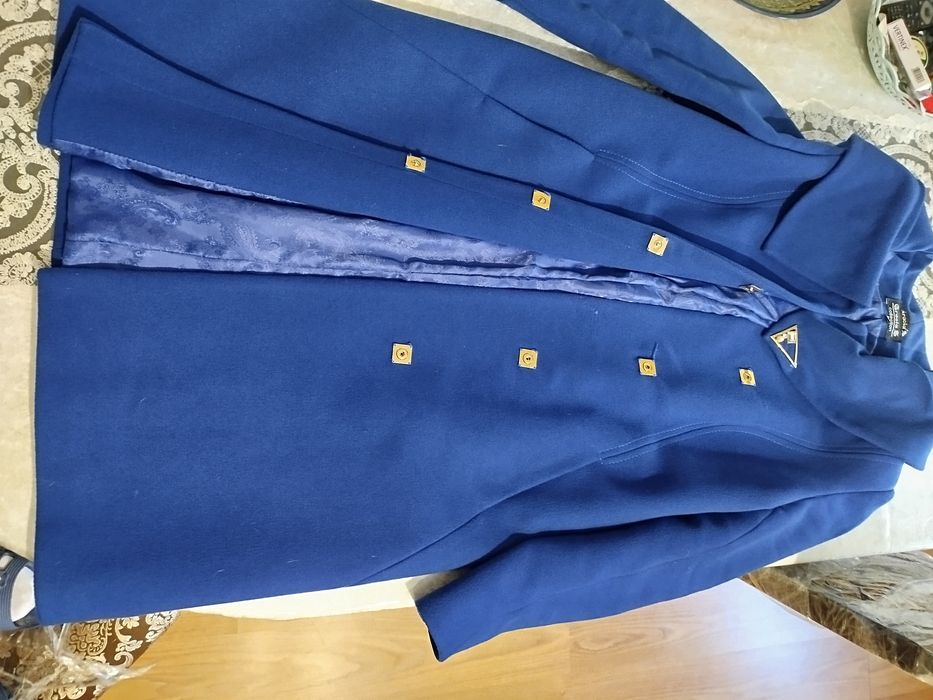 Пальто осіннє жіноче,темно синього кольору