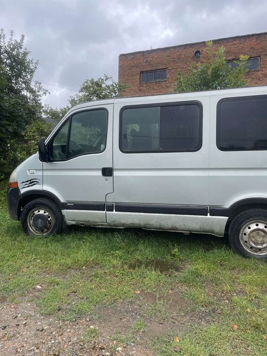 Автомобіль Опель Мовано 2005 року