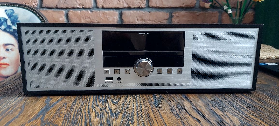 Sprzedam wieżę, radio, CD, Bluetooth, USB styl retro