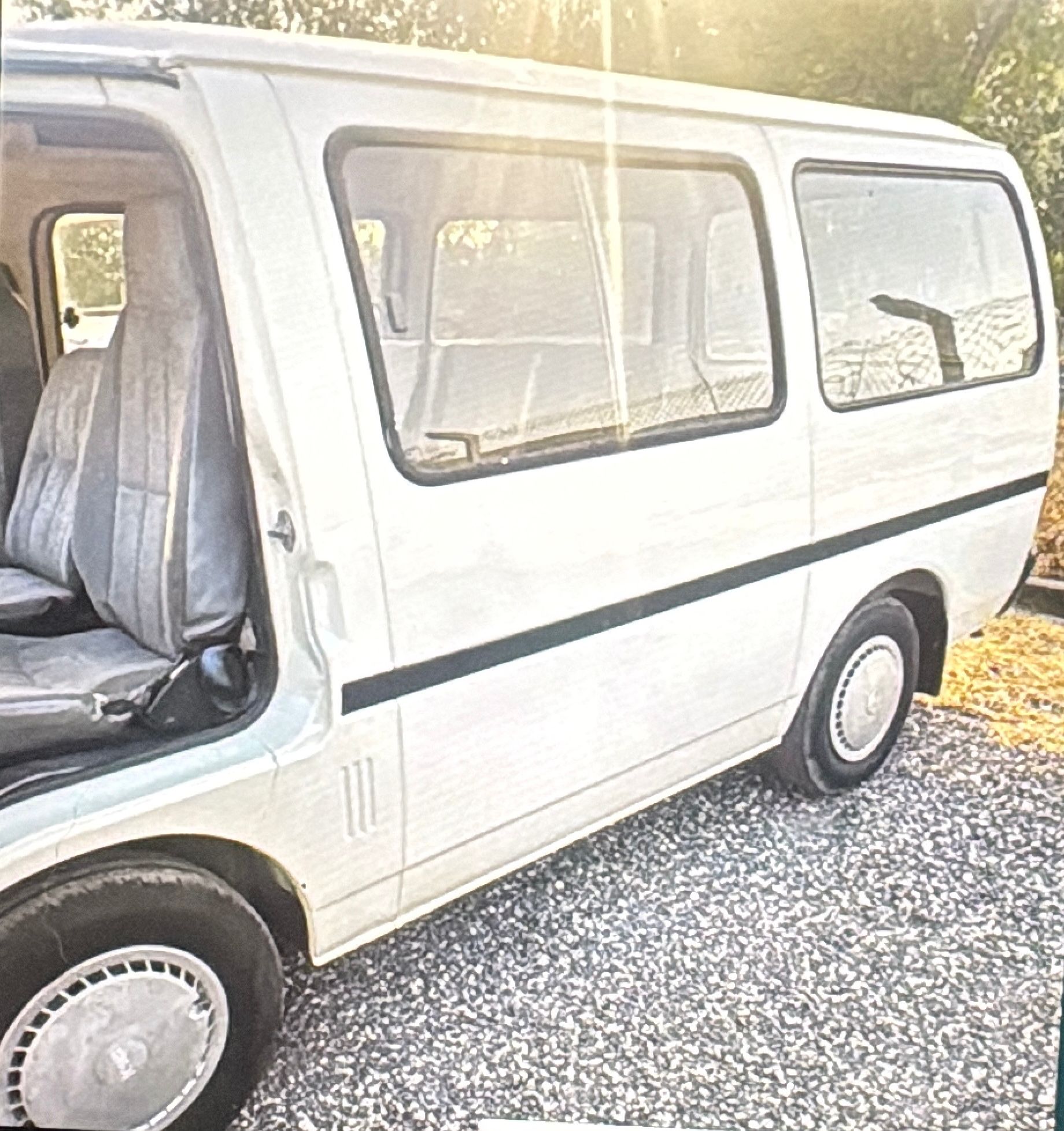 Carrinha isuzu  creme