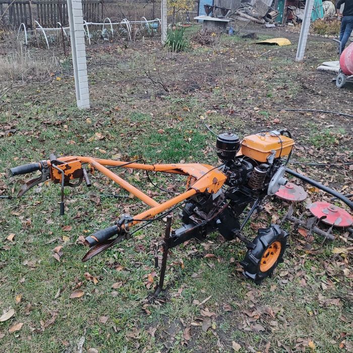 Продам мотоблок +комплект