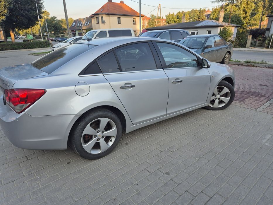Chevrolet Cruze  2.0