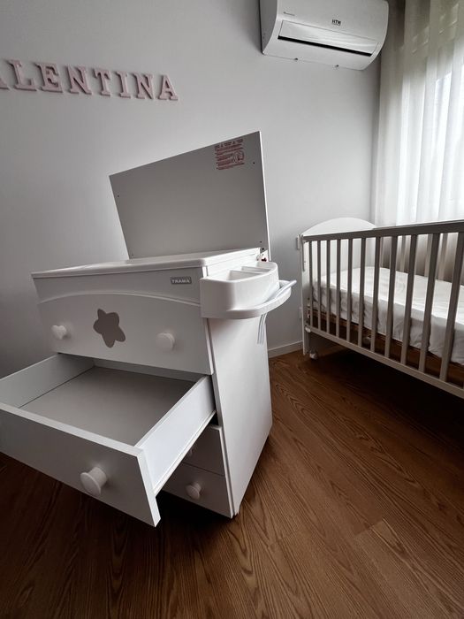 Berço + comoda banheira combinado + colchão