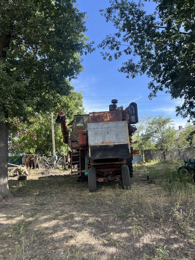 Продам два комбайни по ціні одного