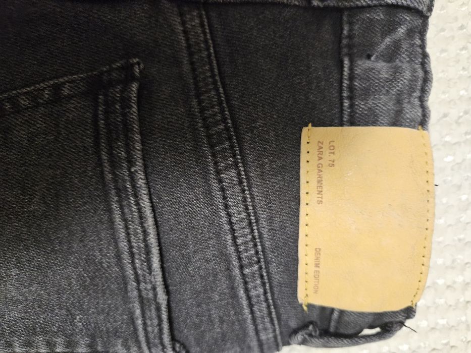 Calças de ganga / jeans da menina