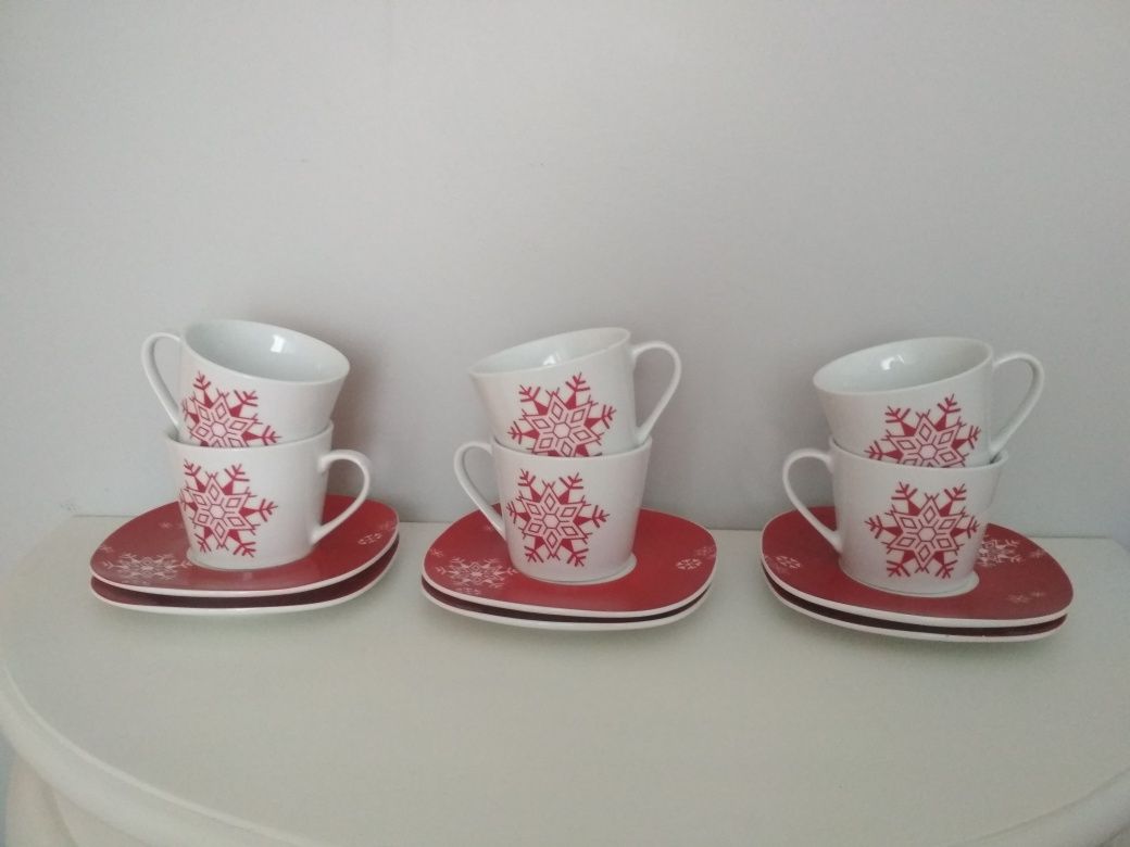 Seis chávenas de chá, com motivos natalícios