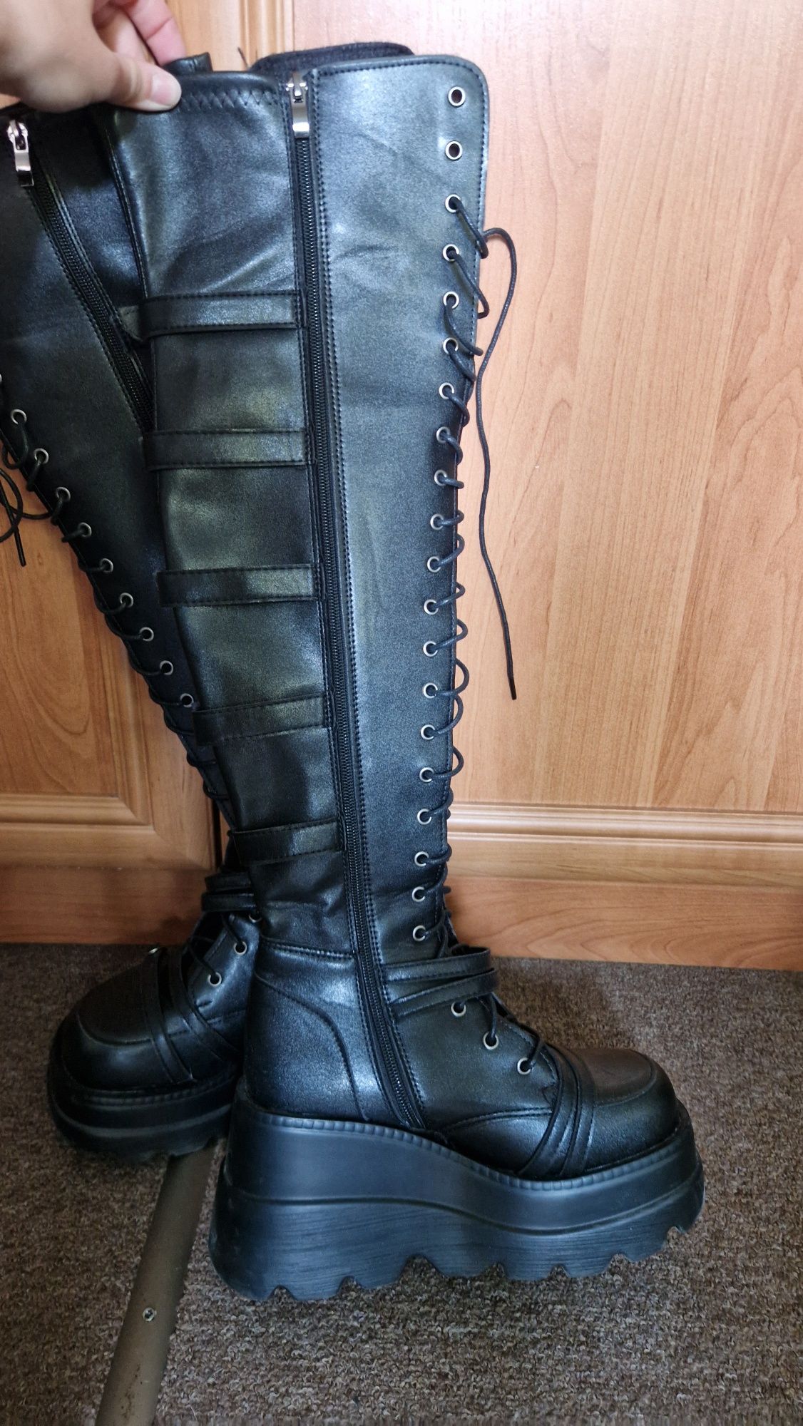 wysokie buty za kolano