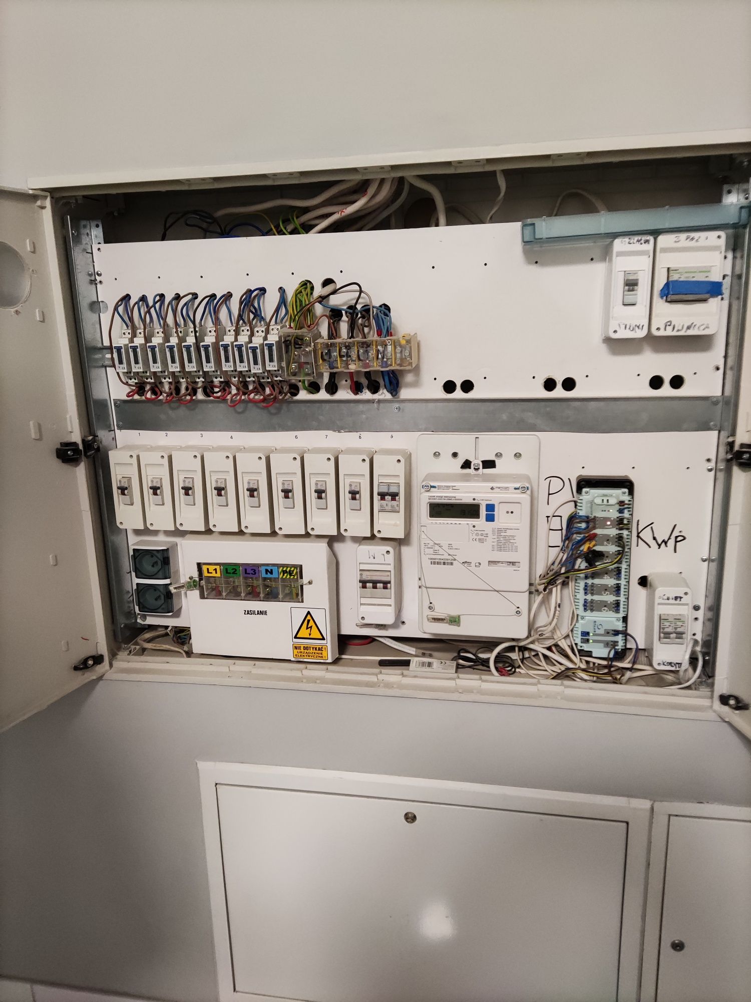 **Elektryk Awarie, naprawa starych instalacji, Całościowe Instalacje #