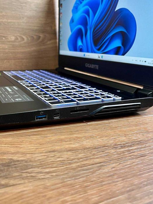 Gigabyte G5 KS\RTX 3060\i5-10500H\DDR4-16Gb\NVMe SSD-512Gb