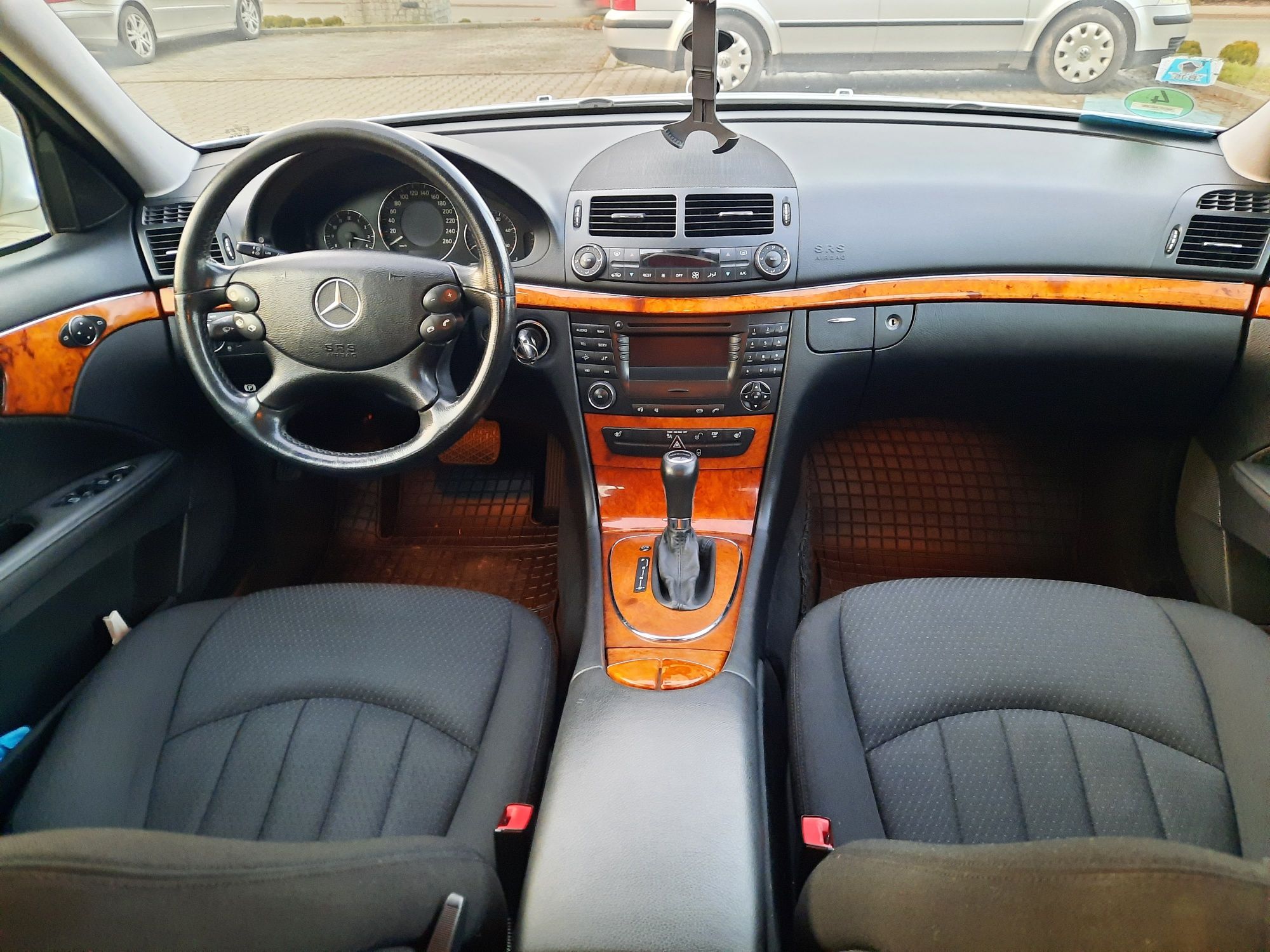 Mercedes E 220 CDI, lift, Elegance W211