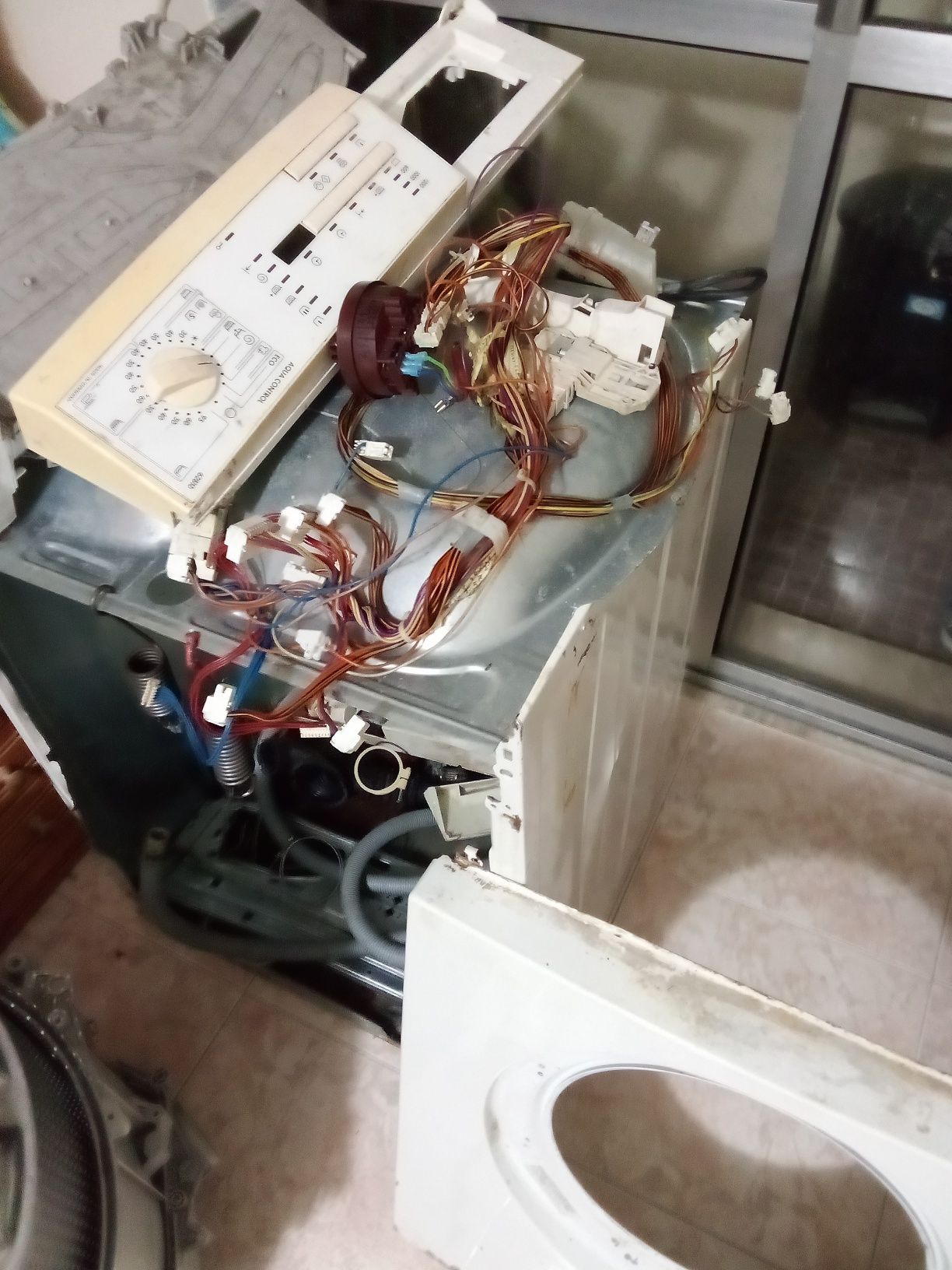 Peças de máquina de lavar roupa LAVAMAT AEG 62810
