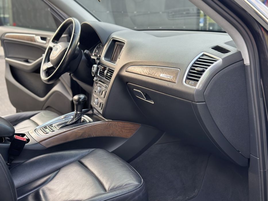Продам Audi Q5 2012