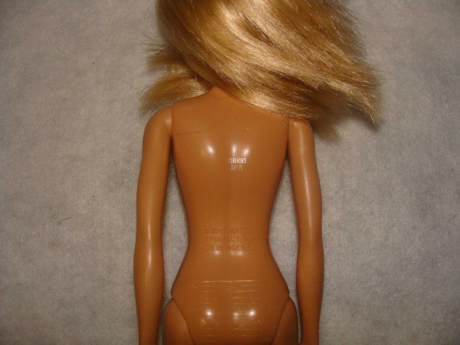 Boneca Barbie (Ref. GBK93)
