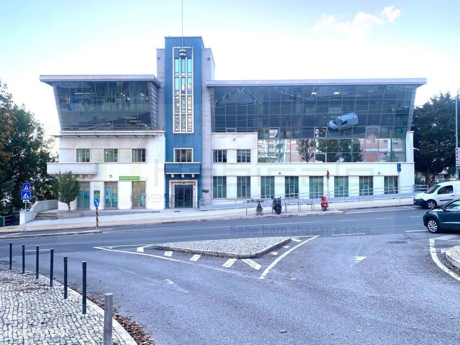 Escritório 2 pisos Edifício paço de Arcos