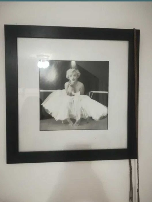 Dwa duże obrazy w drewnianej ramie Marylin Monroe