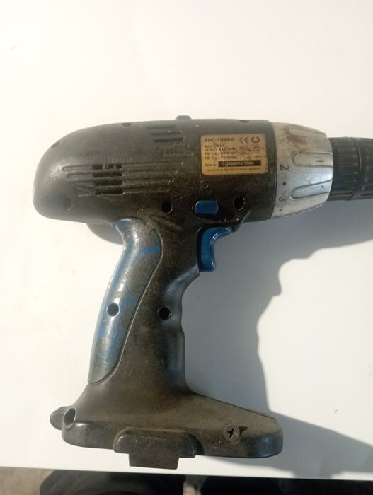 Продам шуруповерт ферм в повністю робочому стані під переробку