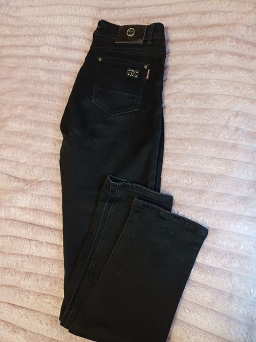 Продам джинси,Всі приблизно одного розміру.