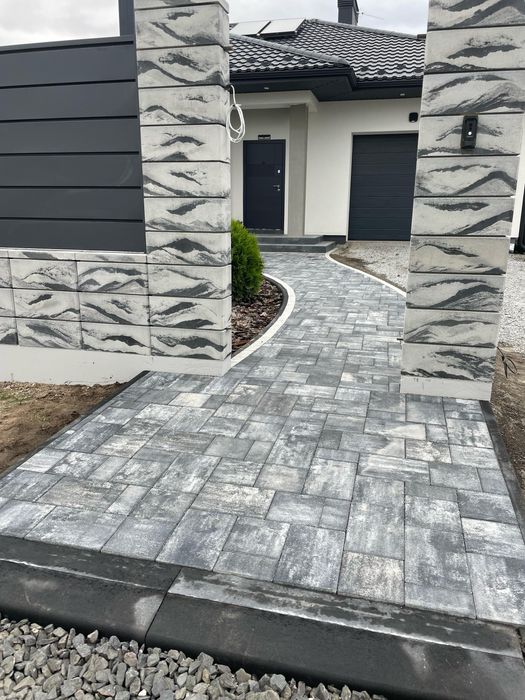 Вкладання та продаж бруківки. Бруківка