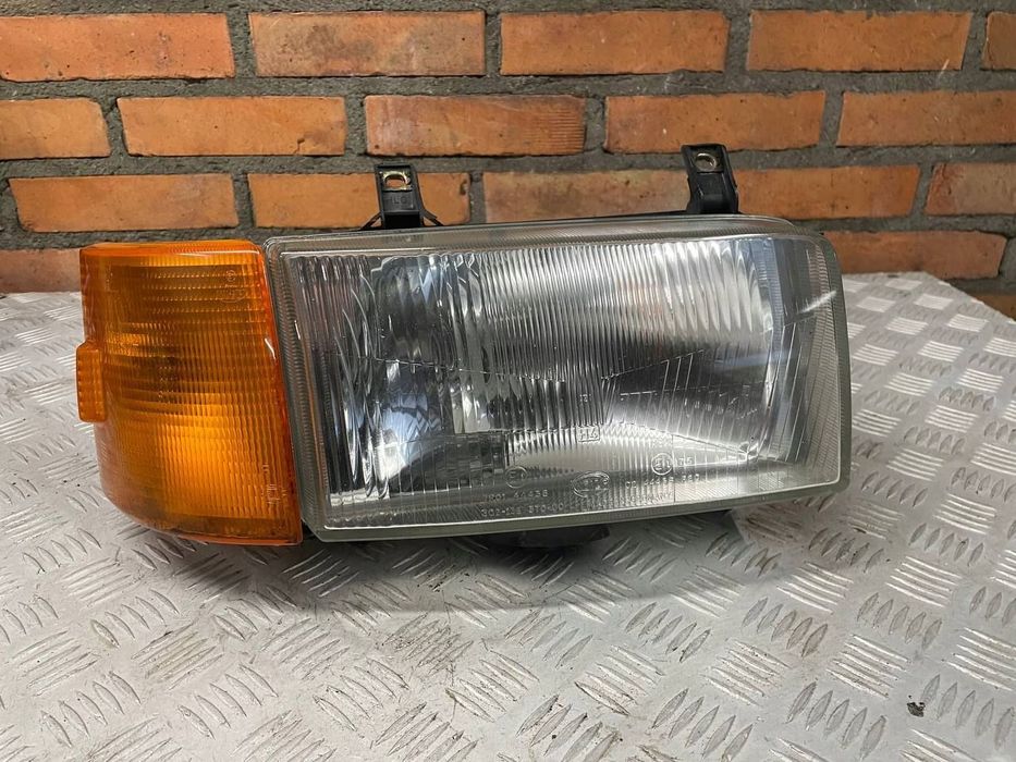 LAMPA PRAWA PRZEDNIA VOLKSWAGEN TRANSPORTER T4