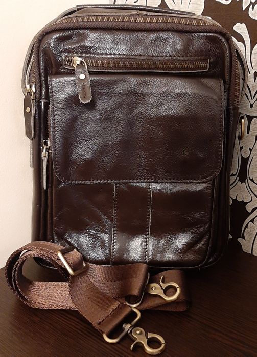 Чоловіча шкіряна сумка.