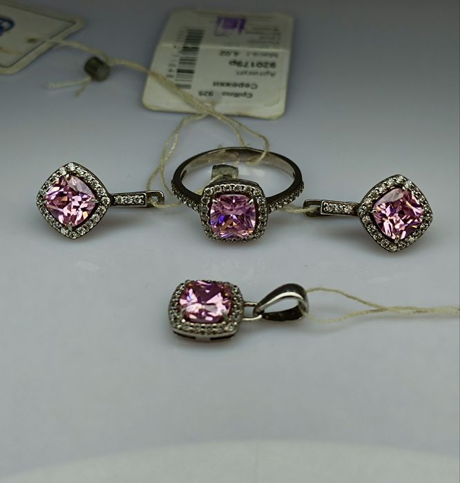 Серебряный набор 925 пробы новый серьги, кольцо и кулон