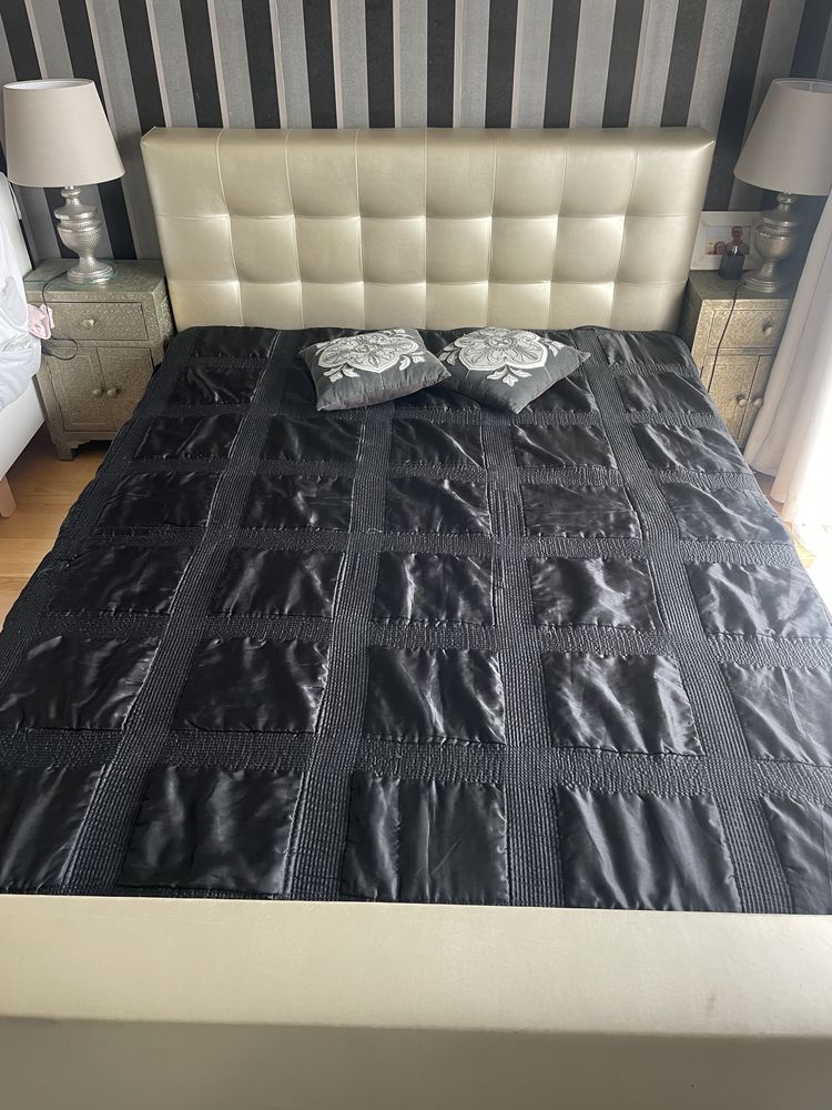 Cama de casal 160cm da marca AREA