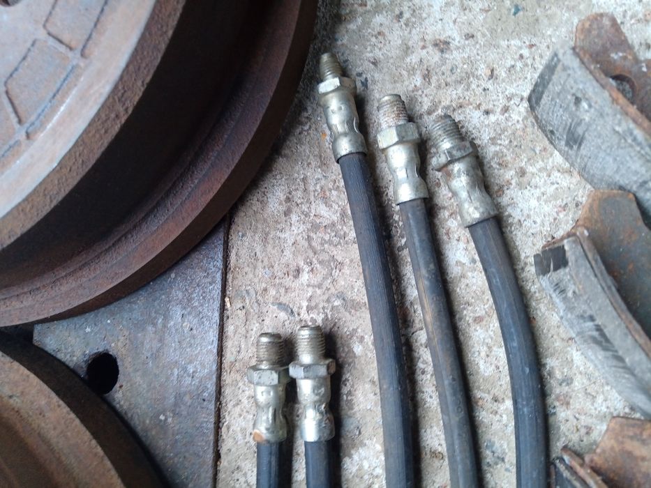 Тормозной цилиндр, барабан, шланг. Уаз Волга.