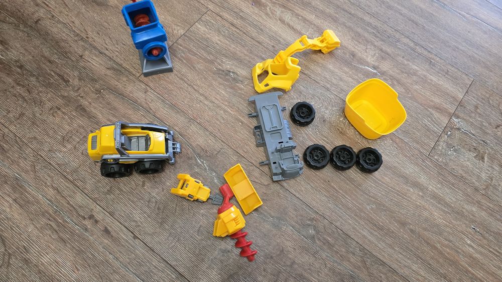 Ігровий набір будівельних машин від Kinetic