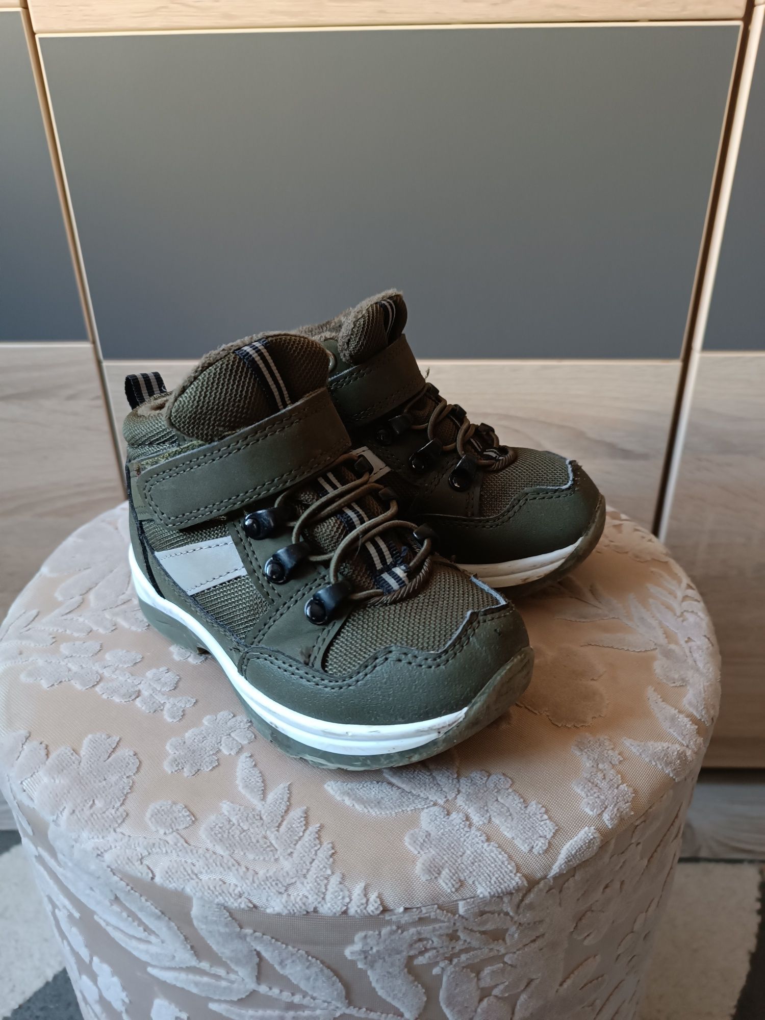 Buty chłopięce na rzepy 24