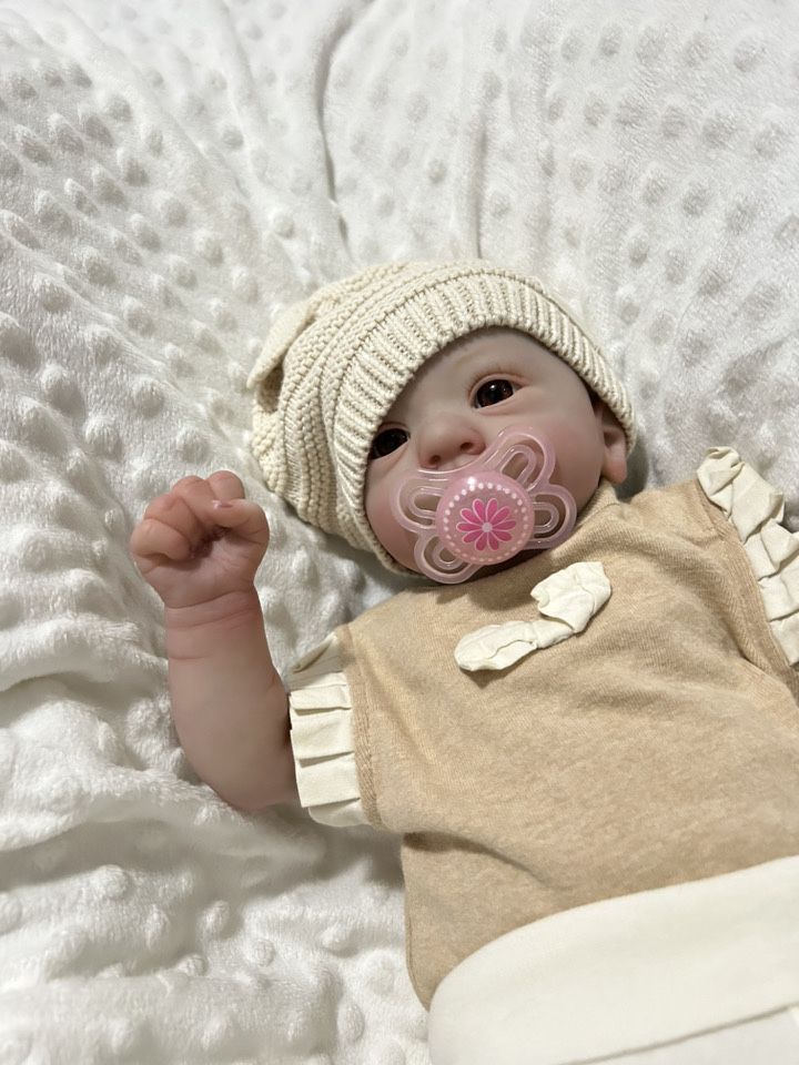 Bebé reborn olhos azuis ou castanhos por encomenda
