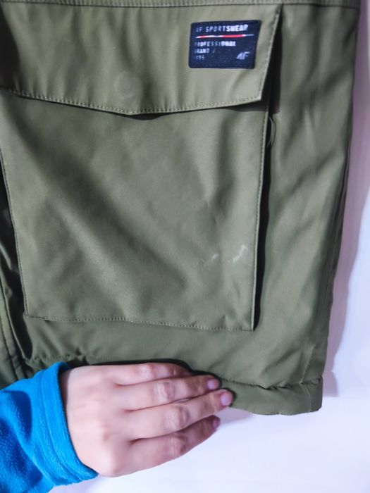 Kurtka zimowa 4f chłopiec 158 kaptur futerko