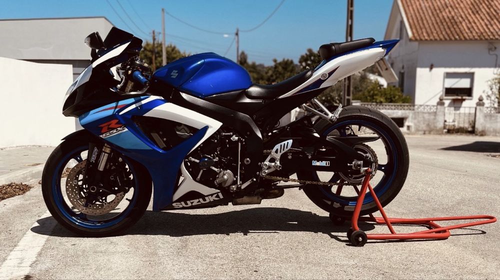 Vendo susuki gsxr 600 k7 25kw Muito bem estimada