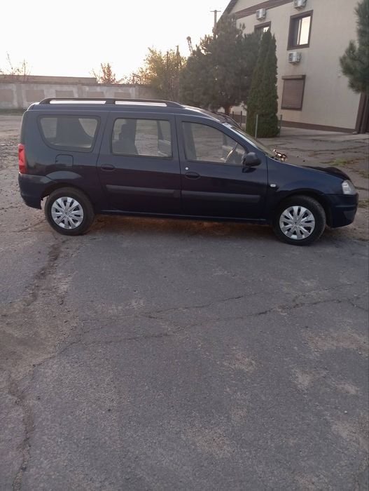 Продаю Рено логан  мсв