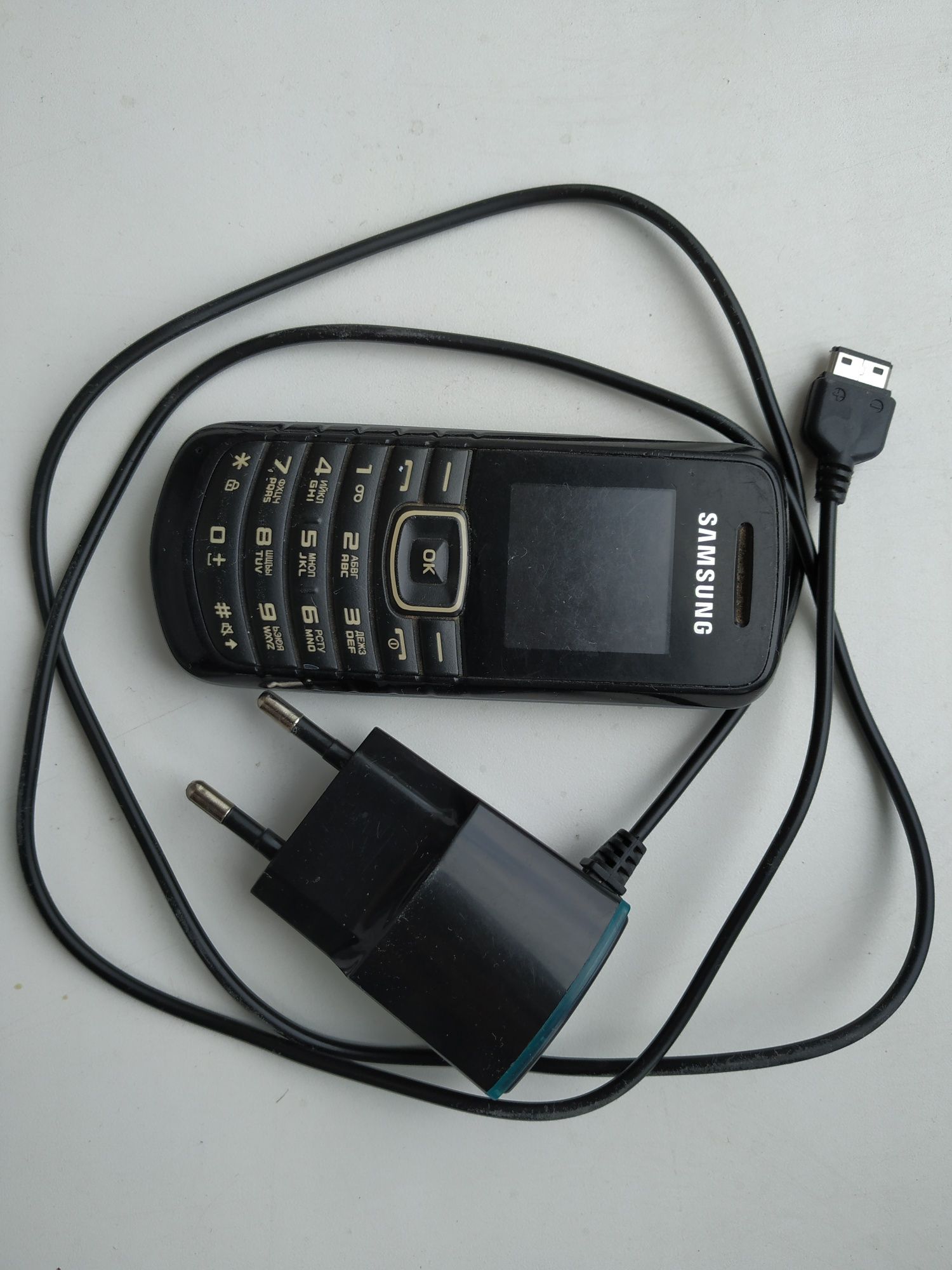 Телефон Samsung  GT E-1080i