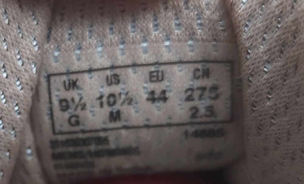 Макасини  фірми Clarks оригінал 


Розмір по бірці:
UK 9 1/2   us