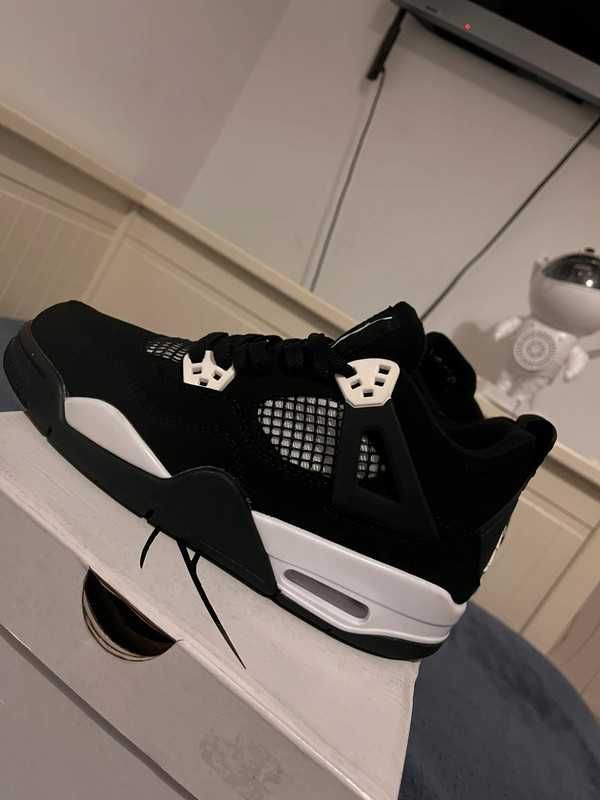 "Buty męskie Jordan 4 Retro" Thunder Czarny Roz 44