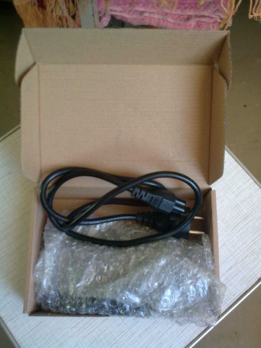 Новый Адаптер Samsung ноутбука 19V. 3,16A Зарядка Блок питания