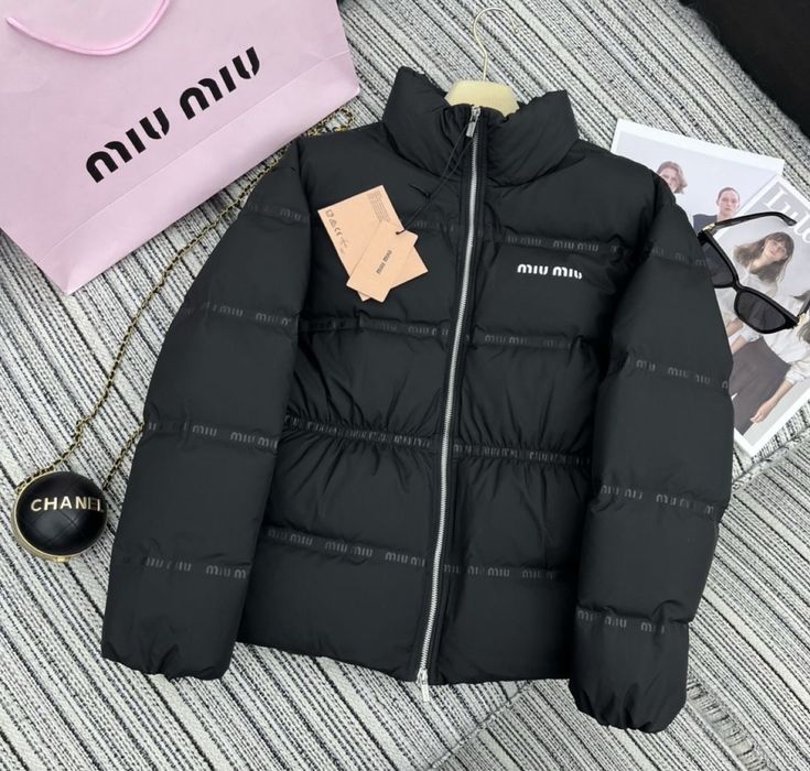 Куртка пуховик в стилі міу міу miu miu зимова чорна куртка