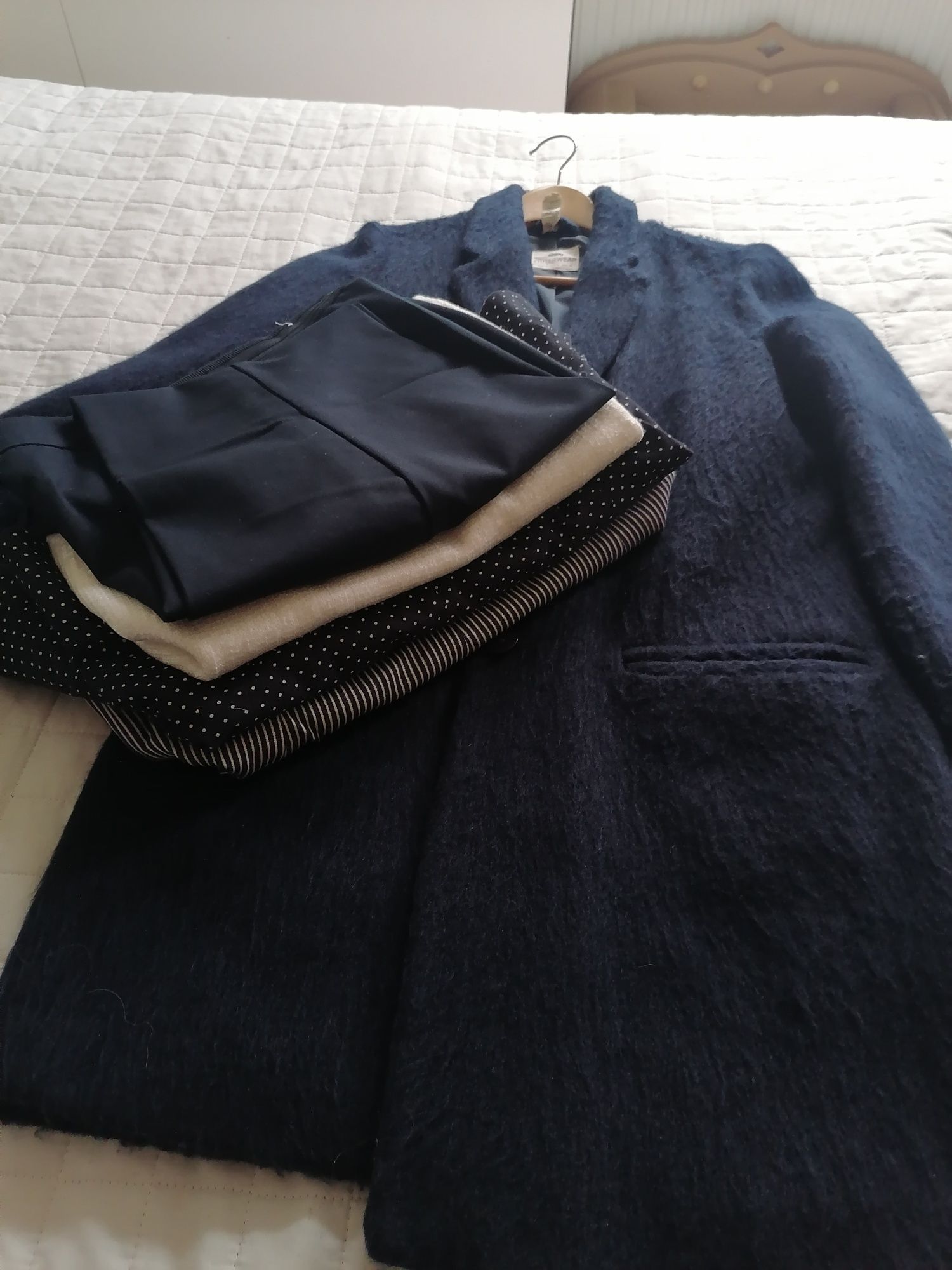 Duża paka ubrań płaszcze,, żakiet, spodnie,  40/42 reserved, Mohito